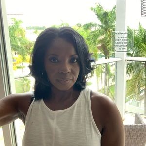 Meet your Posher, Dedra